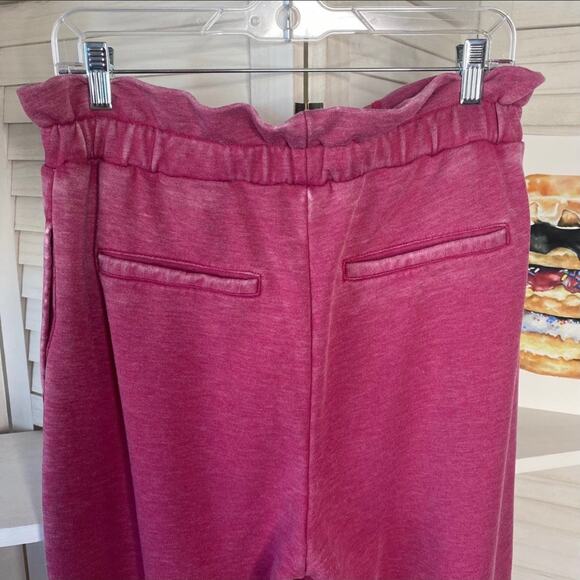 7 For All Mankind pink ankle cropped jogger Pants - Picture 7 of 9